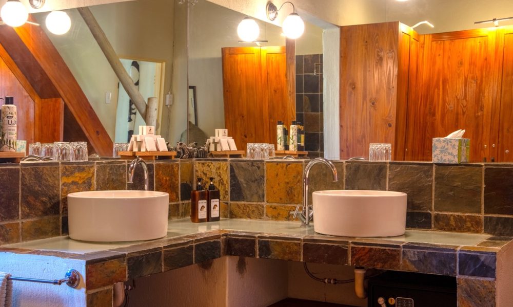 Zebra, Family Room - 5-star Lengau Lodge - Kruger National Park - spacious room with sitting corner bathroom with two sinks and two double XL beds