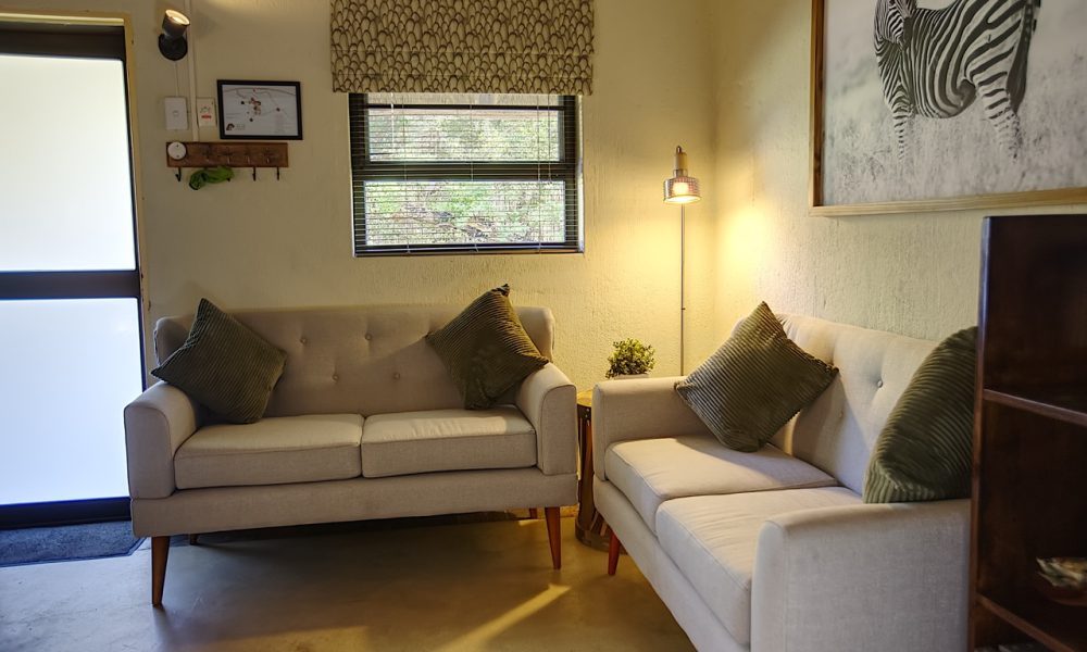 Zebra, Family Room - Lengau Lodge - Kruger National Park - spacious room with sitting corner and two double XL beds